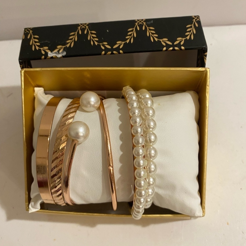 Elegant Pearl and Gold Bracelet Set (6) Bracelets (PF)